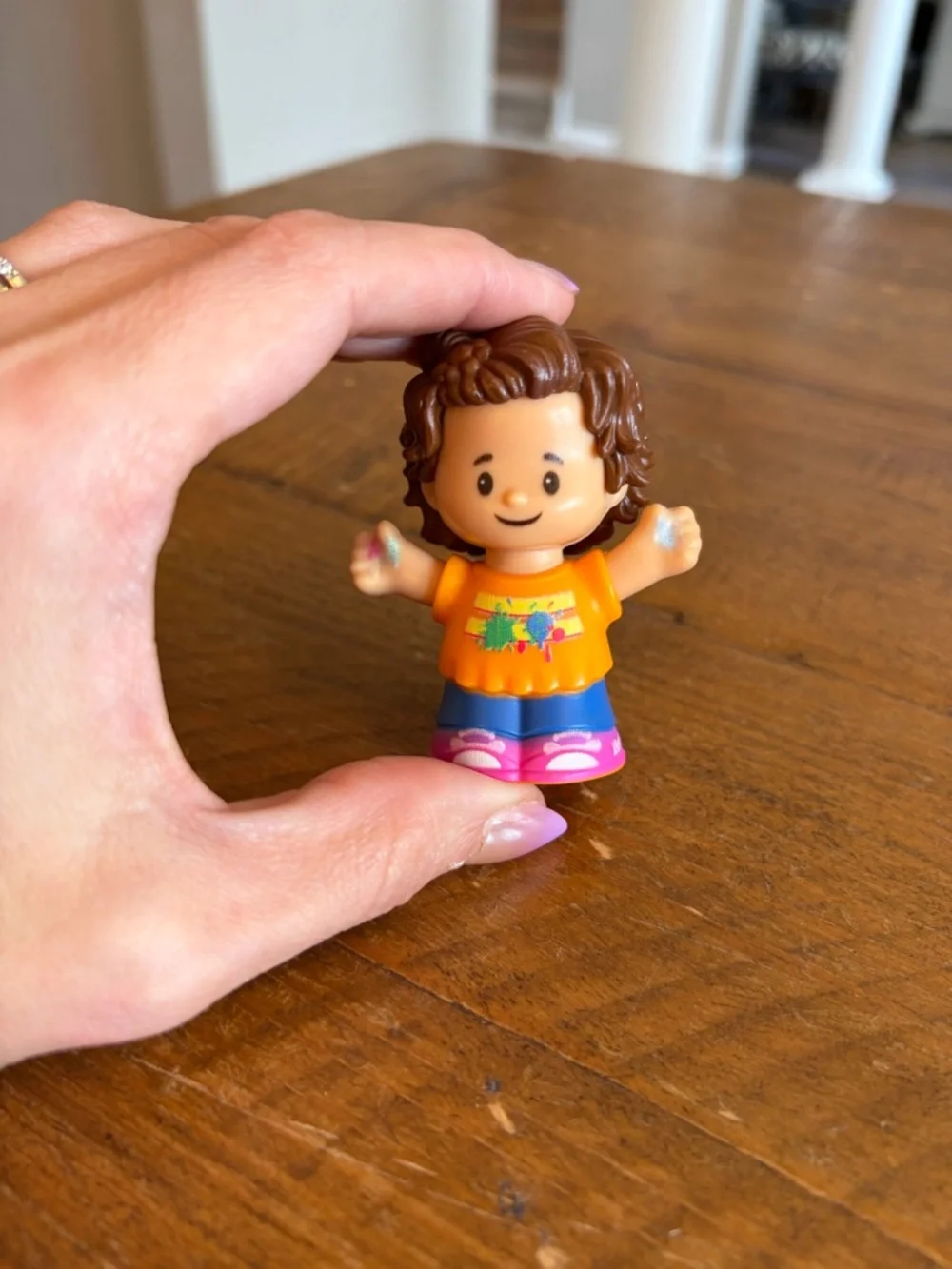 Fisher Price Little People girl with paint as is
